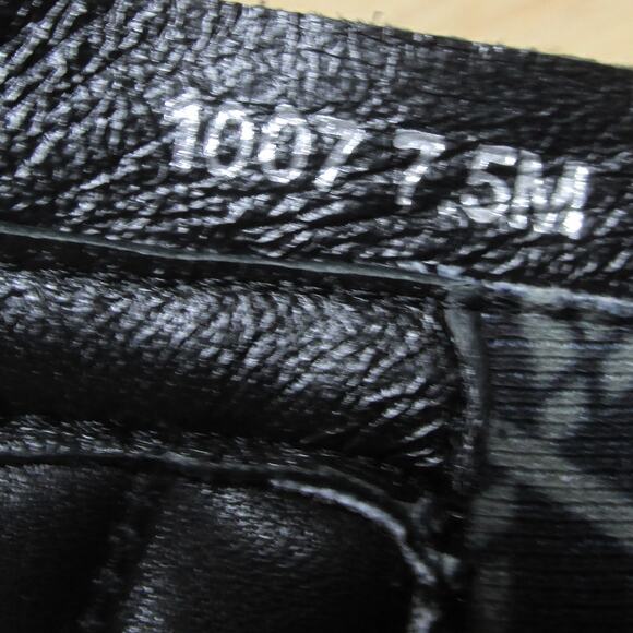 Aquatalia NWOB Liviana Black Lace Up Ankle Boot Size 7.5M Suede Leather Italy - Picture 9 of 9